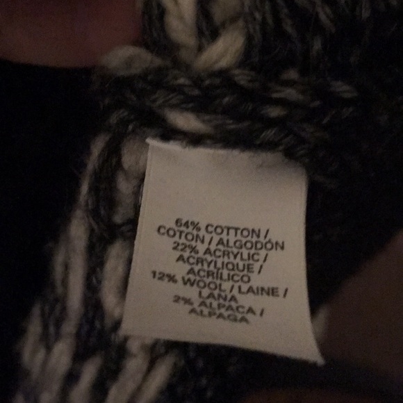 Victoria's Secret thick hooded sweater - Picture 4 of 4